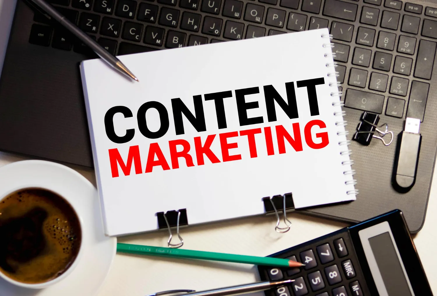 Jak łączyć content marketing z SEO dla lepszych efektów