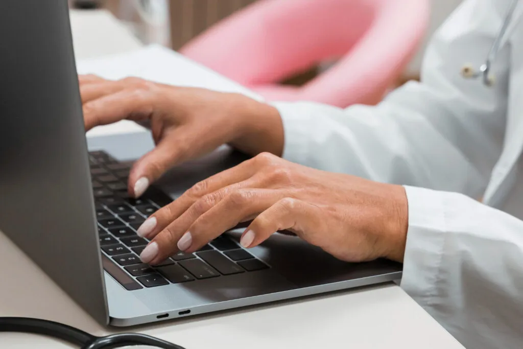 Diagnozowanie usterki w komputerze - usługi informatyczne Poznań